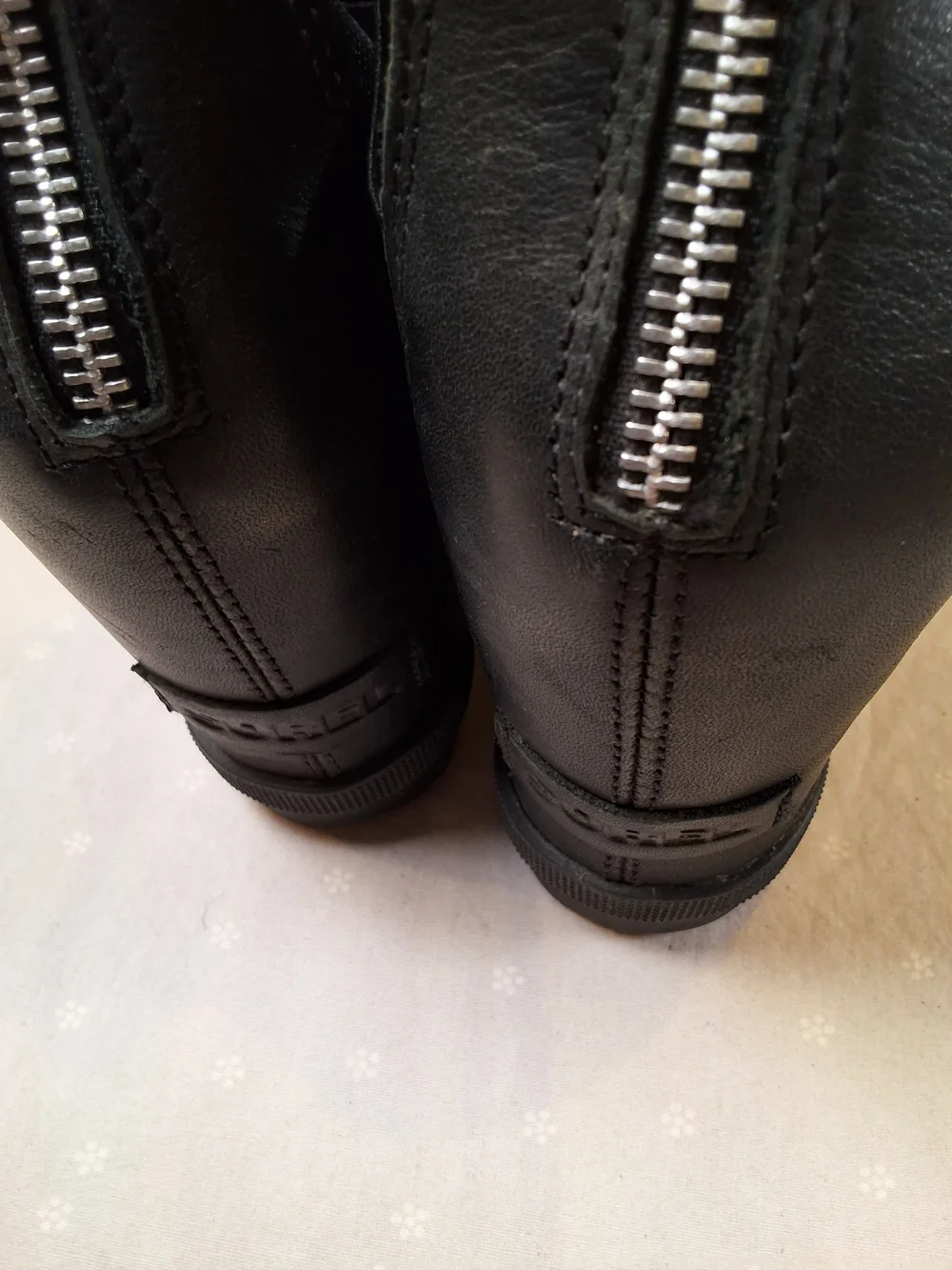 Sorel stylish black